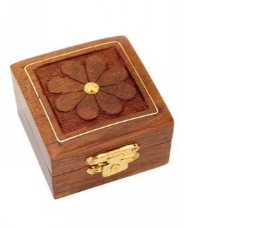Шкатулка из дерева красный палисандр, резная, 5*5cм. Индия