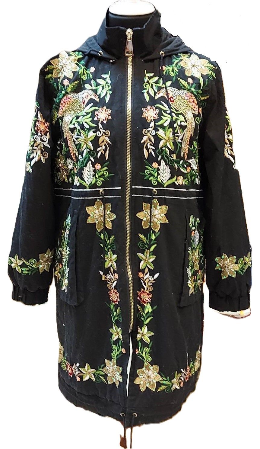 Пальто демесизонное, черное с вышивкой, размер L/XL. Индия.