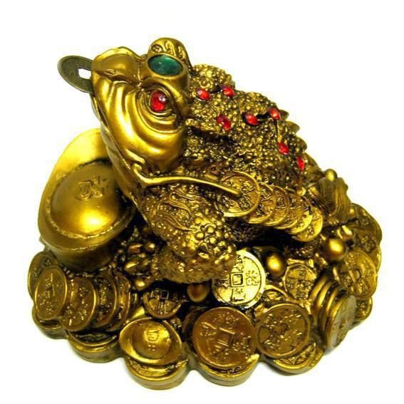 Жаба трехпалая на монетах со стразами, высота 4,5см., 7.0*5,5см.